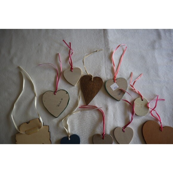 Lot 12x Wood Tie-on for Longaberger Baskets Heart Apple Snowman School Flag Coff - Picture 11 of 12